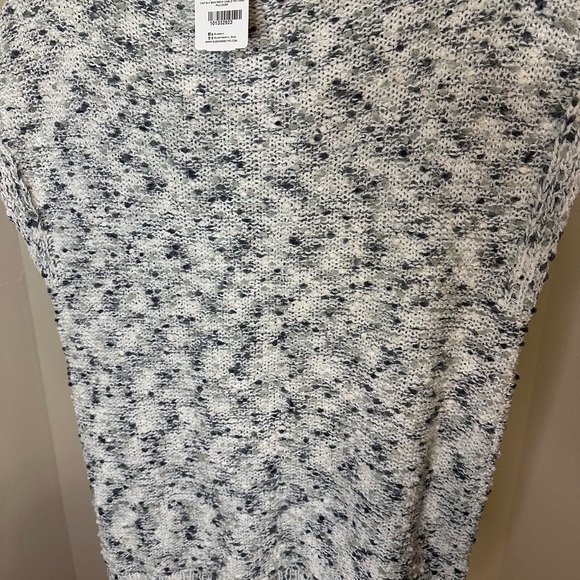 Suzanne Betro Black and White Cap Sleeve Boxy Sweater - Picture 6 of 7